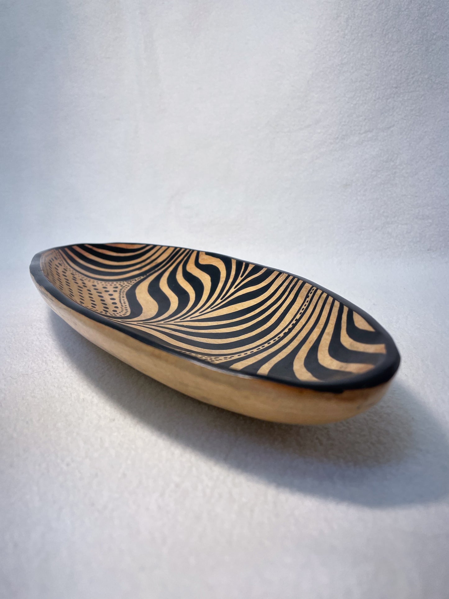 Ensemble de bols africains en bois faits à la main - 5 designs uniques aux motifs vivement peints