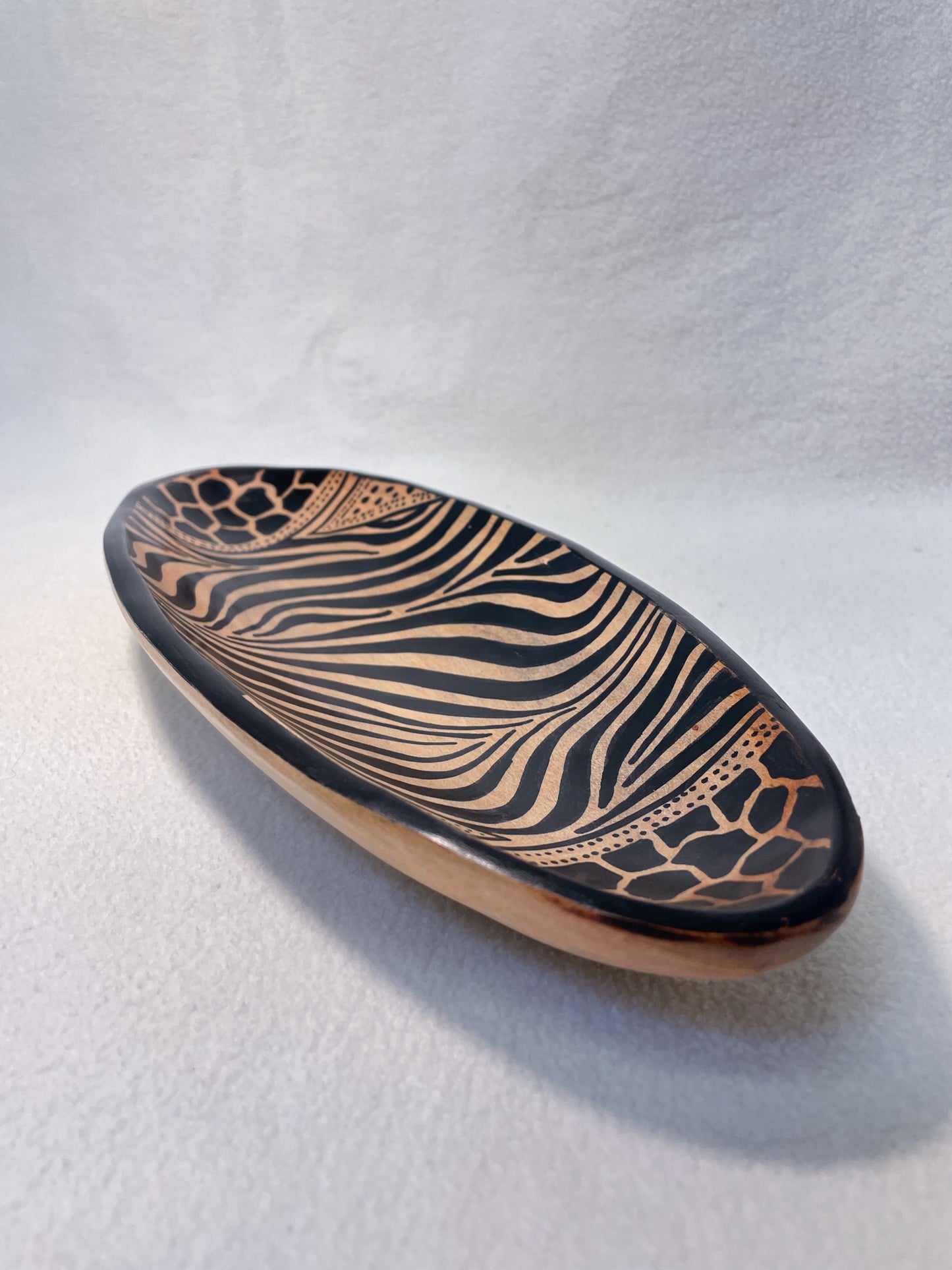 Ensemble de bols africains en bois faits à la main - 5 designs uniques aux motifs vivement peints