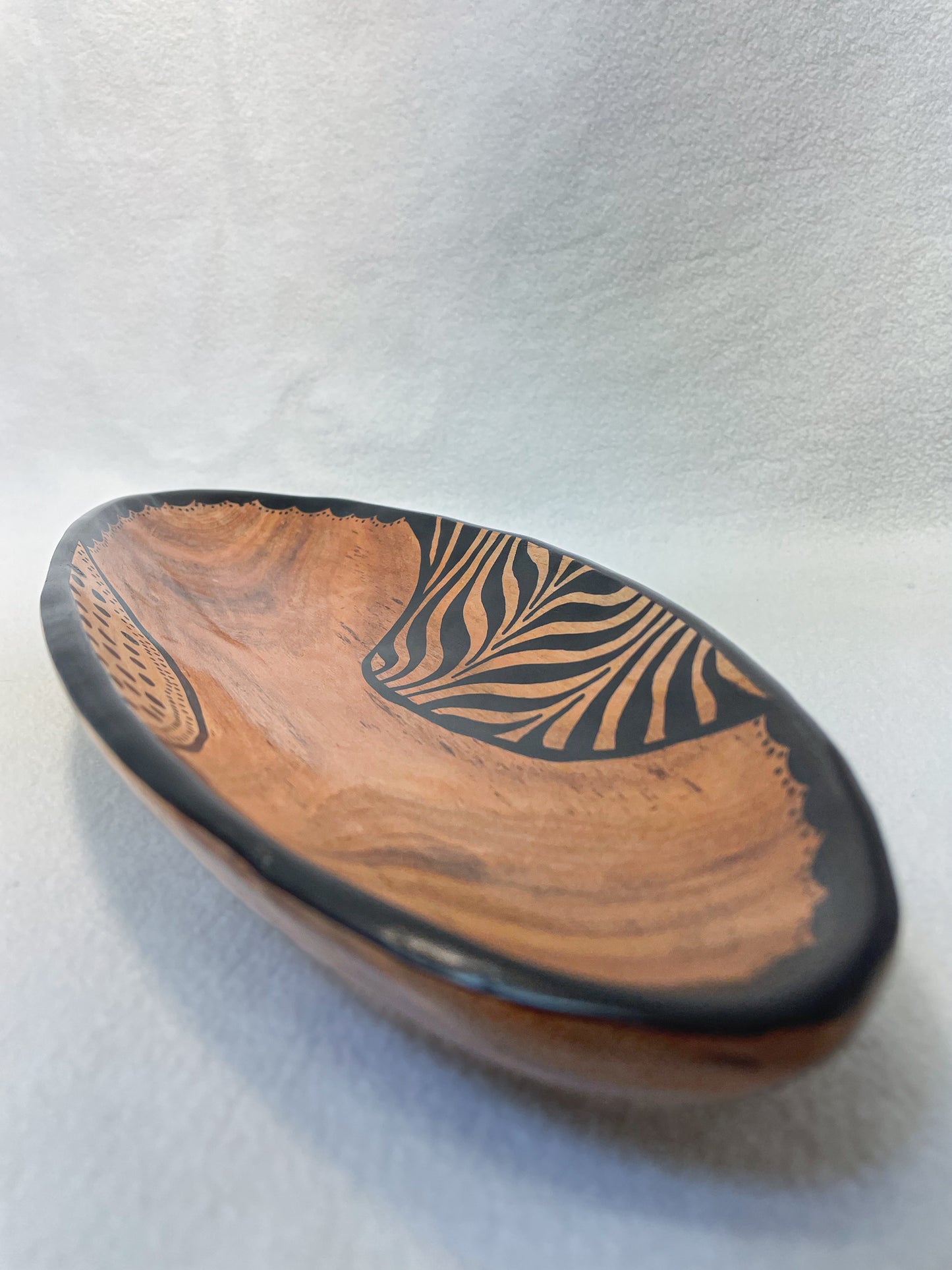 Ensemble de bols africains en bois faits à la main - 5 designs uniques aux motifs vivement peints