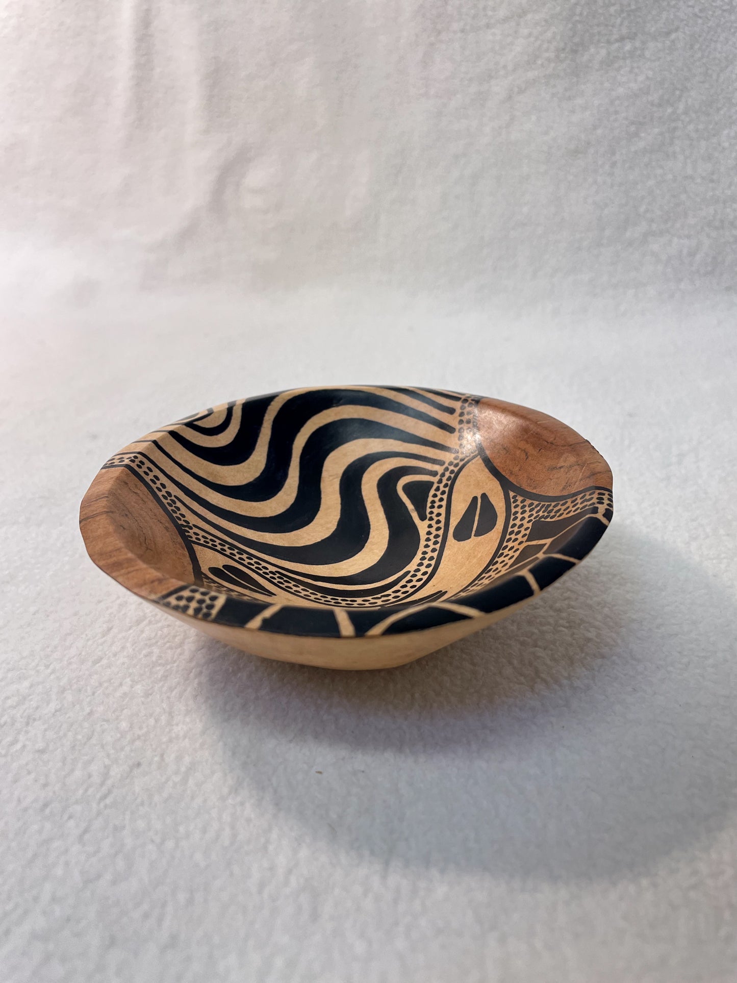 Ensemble de bols africains en bois faits à la main - 5 designs uniques aux motifs vivement peints