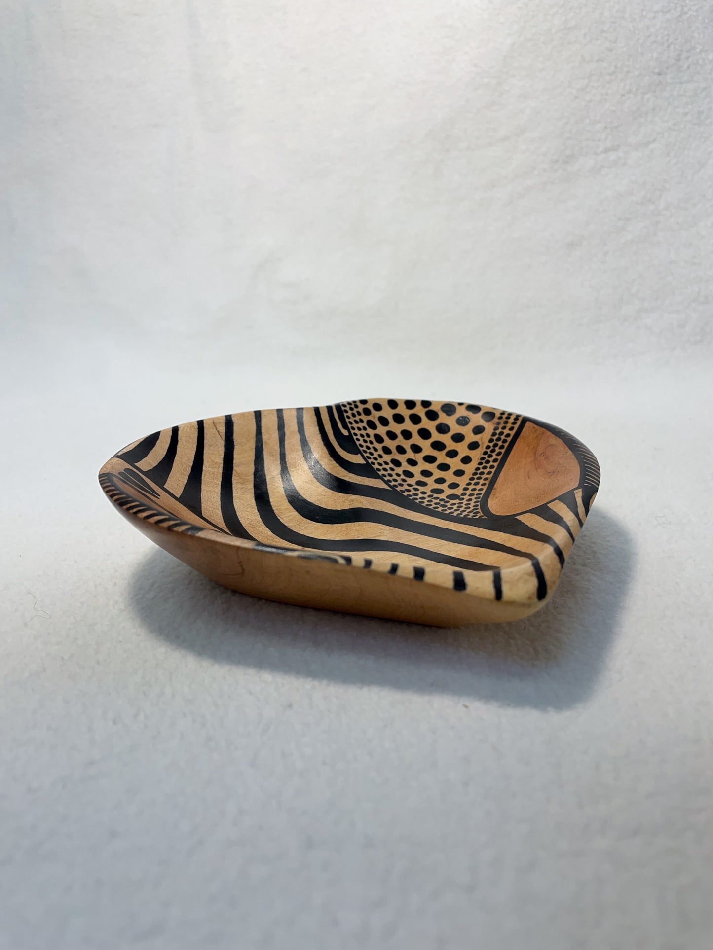 Ensemble de bols africains en bois faits à la main - 5 designs uniques aux motifs vivement peints