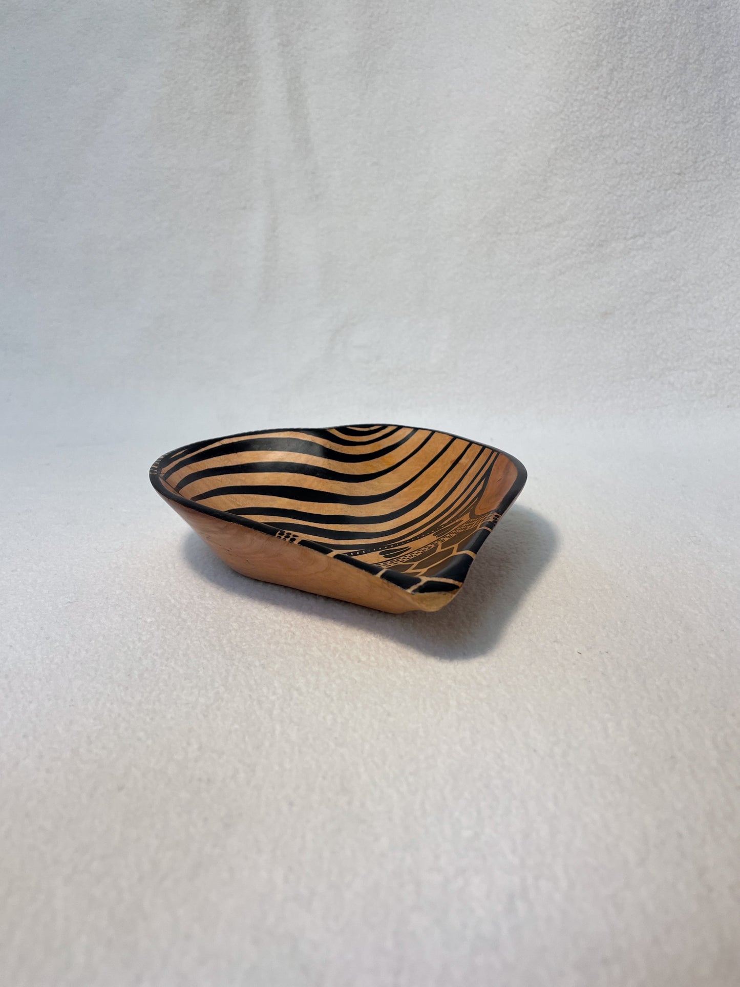 Ensemble de bols africains en bois faits à la main - 5 designs uniques aux motifs vivement peints