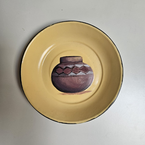 Kango Plate – African Traditional Jar on the Front, Woman Carrying a Jar on the Back